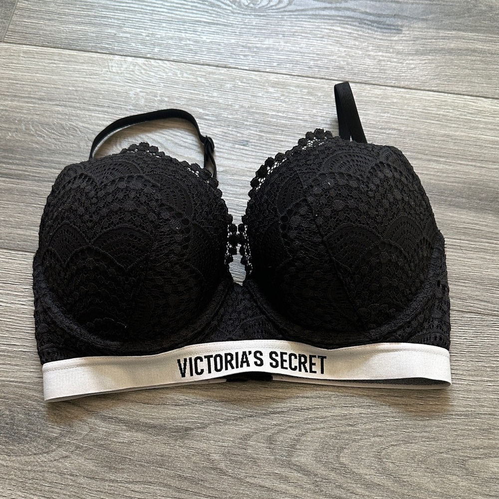 Victoria's Secret Black Lace T Shirt Push Up Bra with White Logo Band